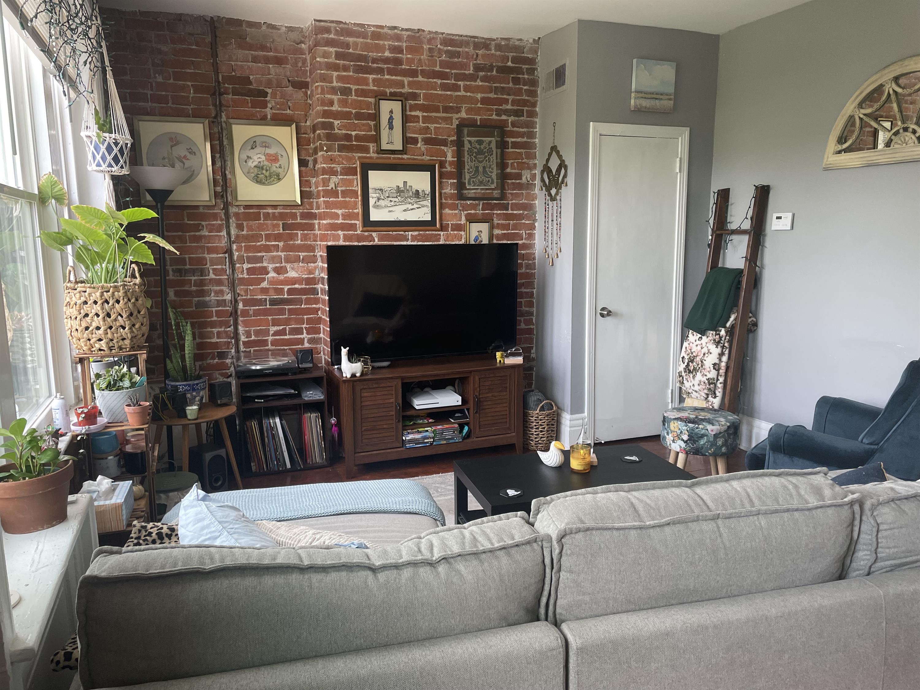 2700 California Ave Apt 2L